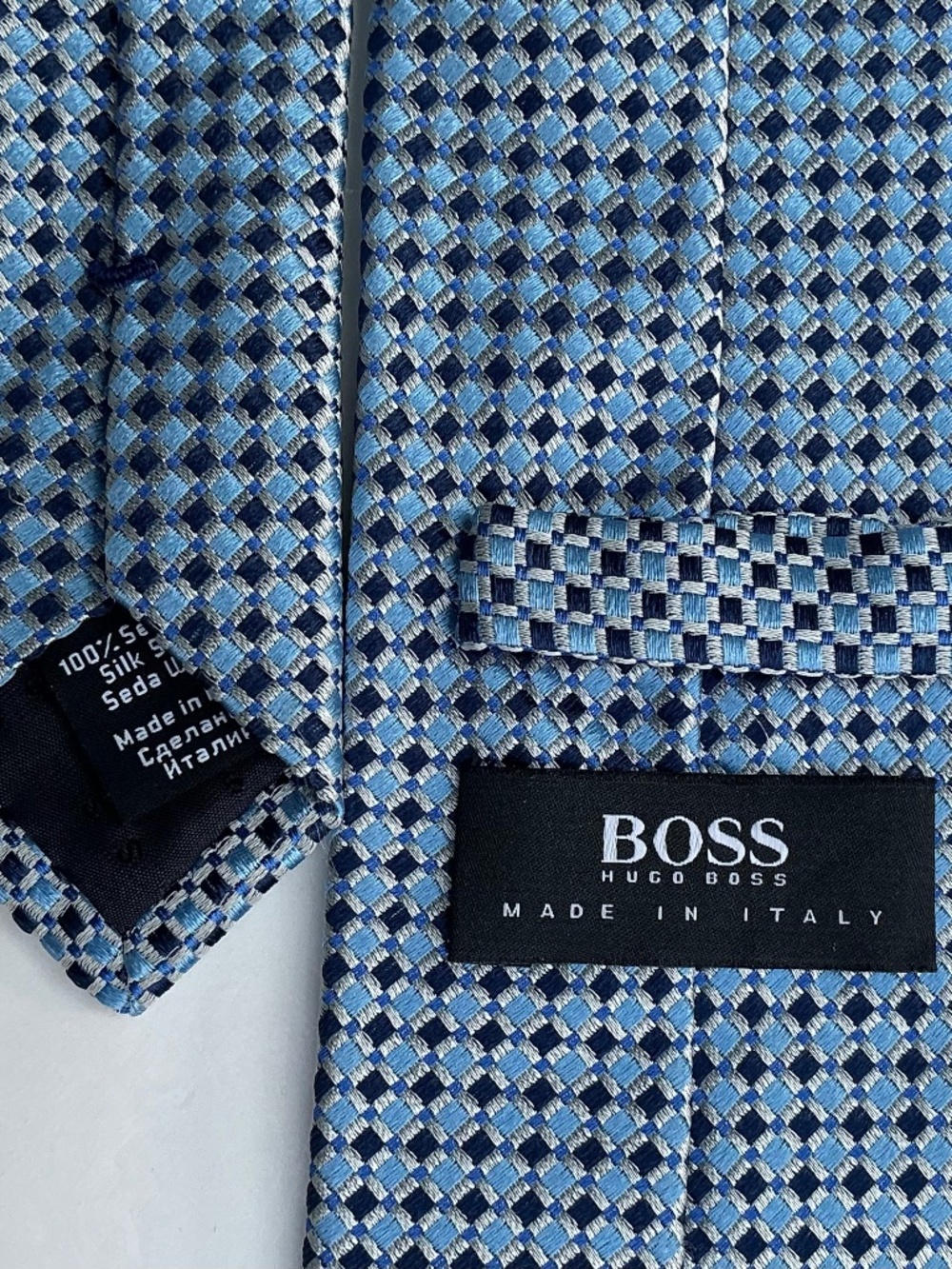 HUGO BOSS elegant blue, black motifs all Silk slim tie made in Italy 🇮🇹